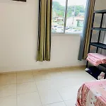 Temporada Norte Da Ilha, Ao Lado Dos Ingleses